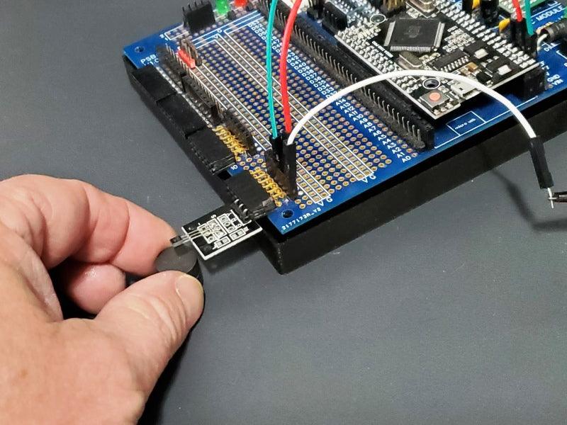 49E-Analog-Hall-Effect-Sensor-Module-In-Use