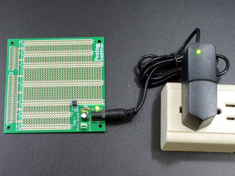 AC-Adapter-5V-2A-In-Operation
