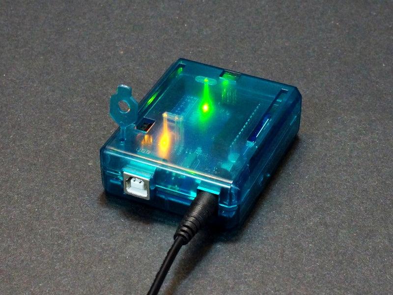 Arduino-Uno-Blue-Case-In-Operation