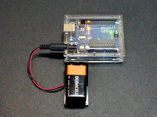 Battery-Holder-1x9V-In-Operation-with-Arduino