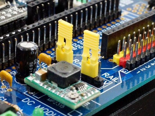 Header-Shunt-Yellow-Tall-Application