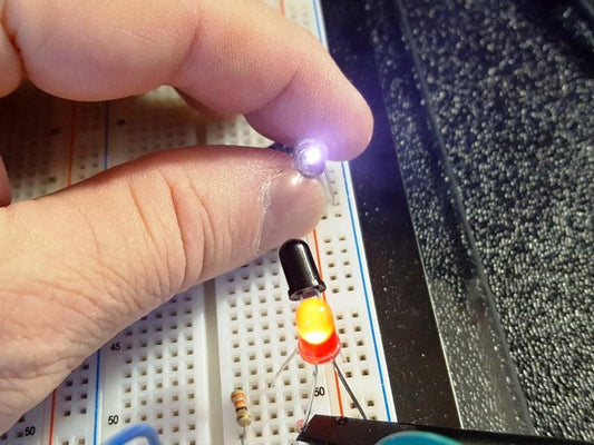 LED-Infrared-Emitter-940nm-Visible-through-cell-phone-camera