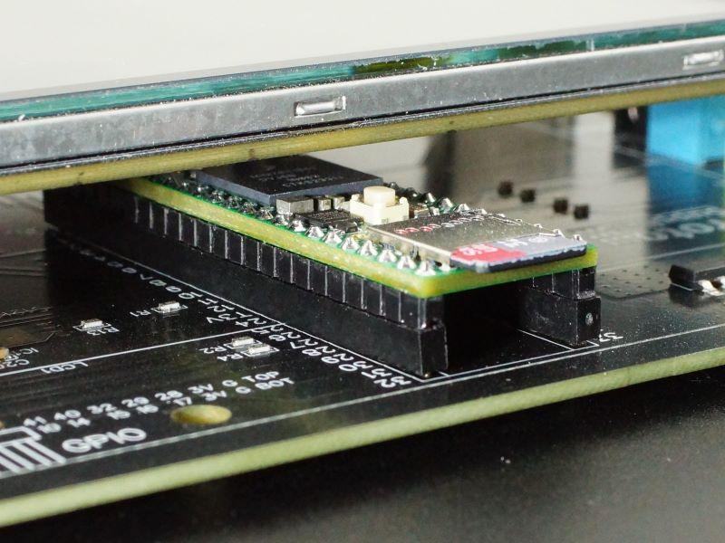 Low-Profile-Header-on-Teensy-4.1-under-LCD