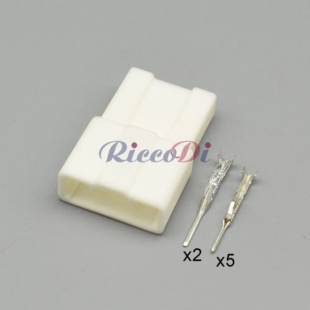 Automotive 7-Pin 0.6/1.2 Series Composite Connector — Toyota Central Control Latch Plug Male Female Docking Socket
