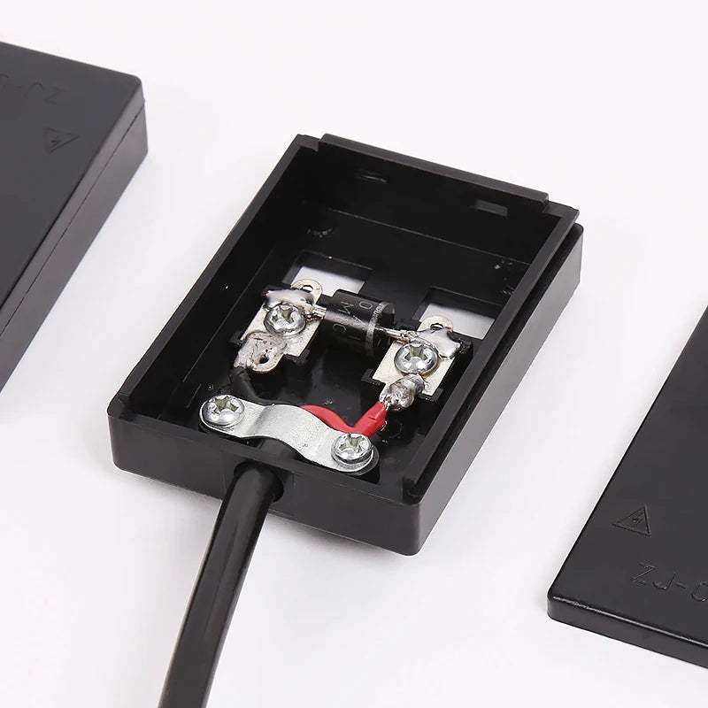 Solar Junction Box Waterproof 5–60W Plastic Cable Protection for Solar Panels