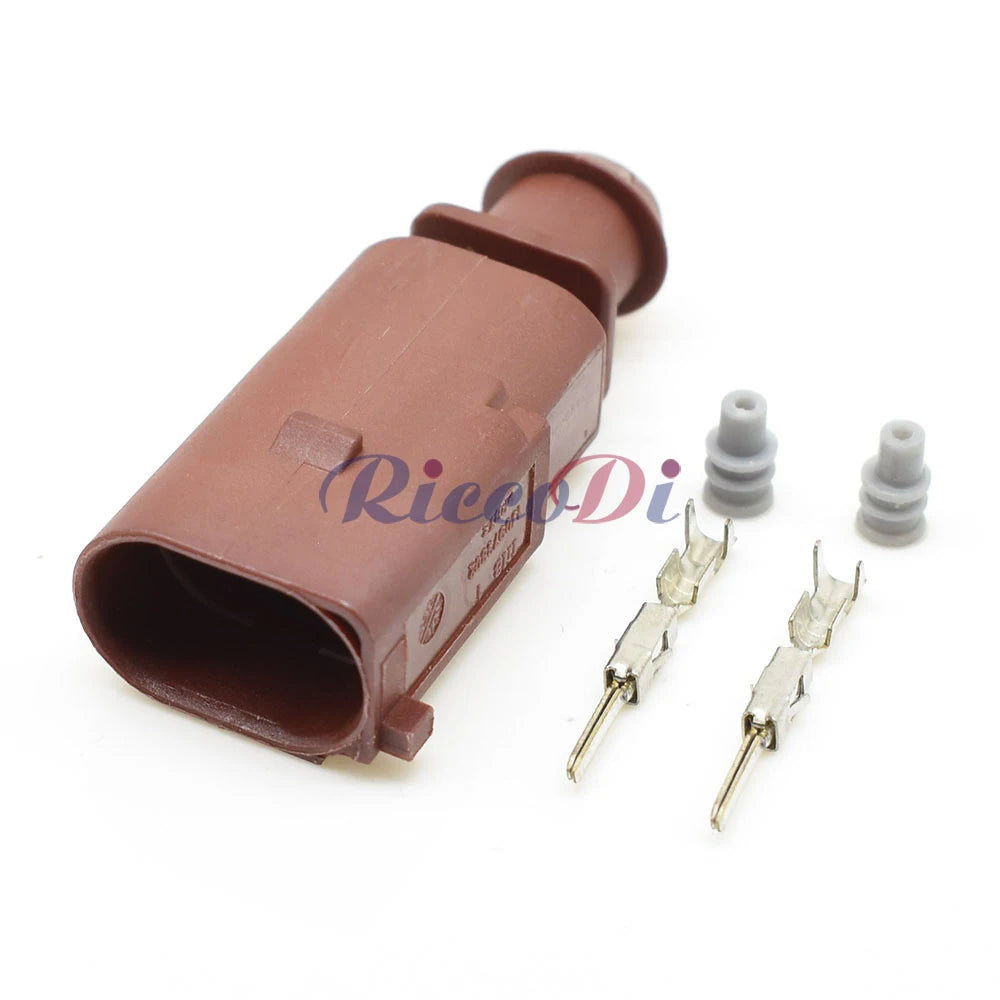 Automotive Electric Hand Brake Rear Wheel Cylinder Motor Connector Plug 1J0973802 / 1J0973702A / 1J0973702A