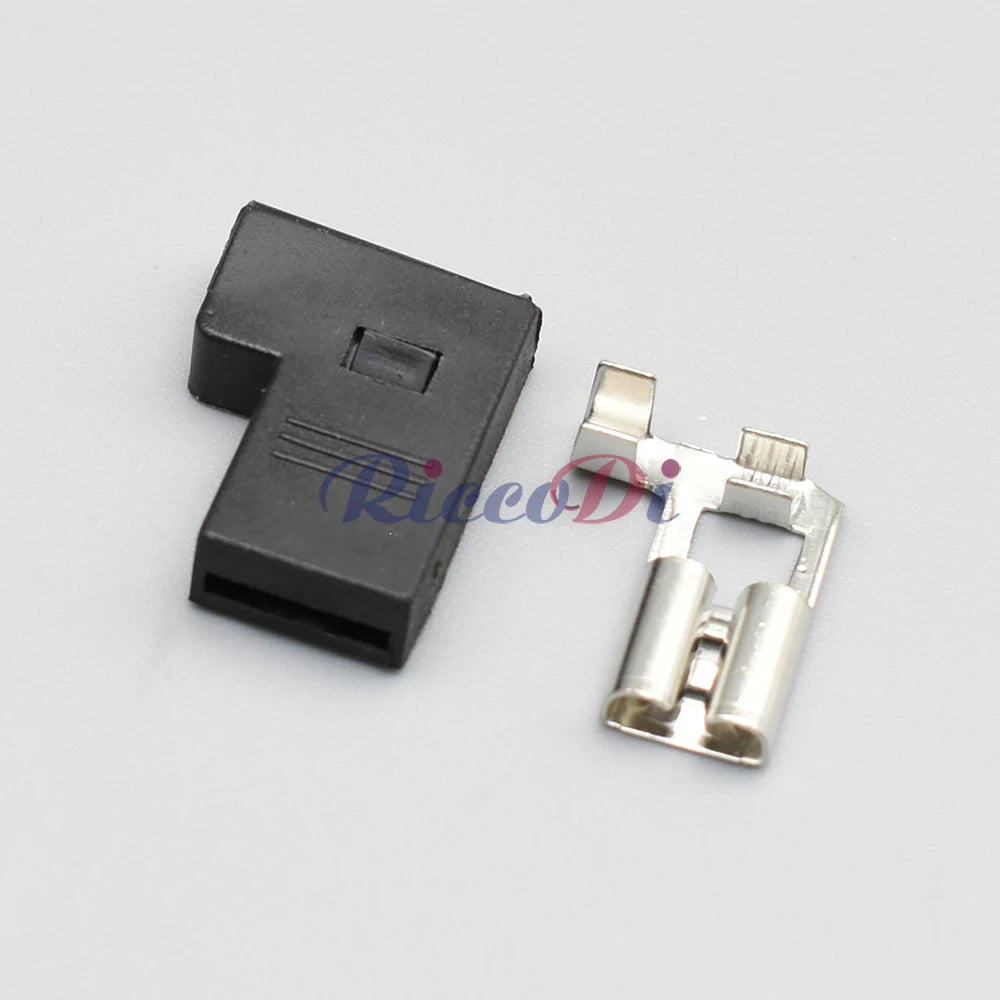 1 Pin 6.3mm Flag Right Angle Connector DJ7019A-6.3-21 Spring Lock Automotive Lamp Socket