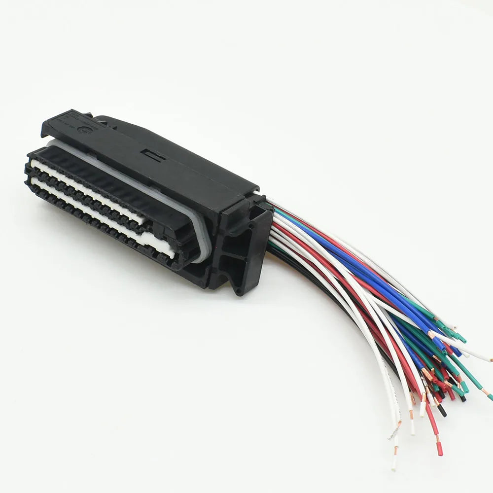 1393436-4 / 1393450-5 / V23542-C1052-B300 Automotive ECU Gearbox Computer Board Connector — Engine Control Socket