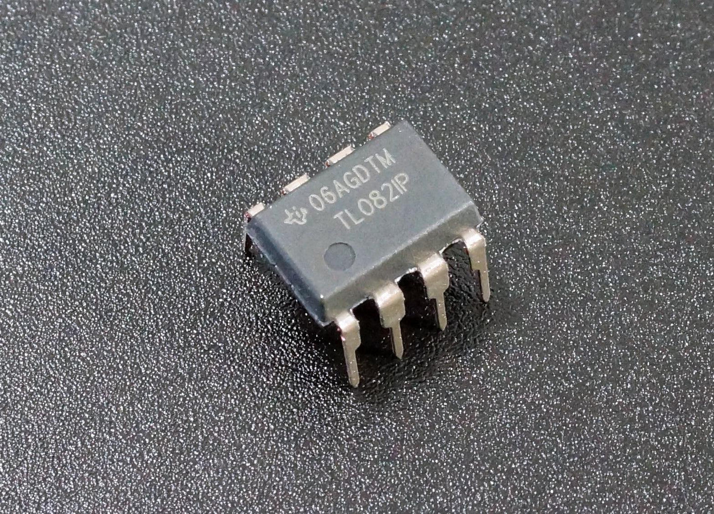 TL082IP-Dual-Op-Amp