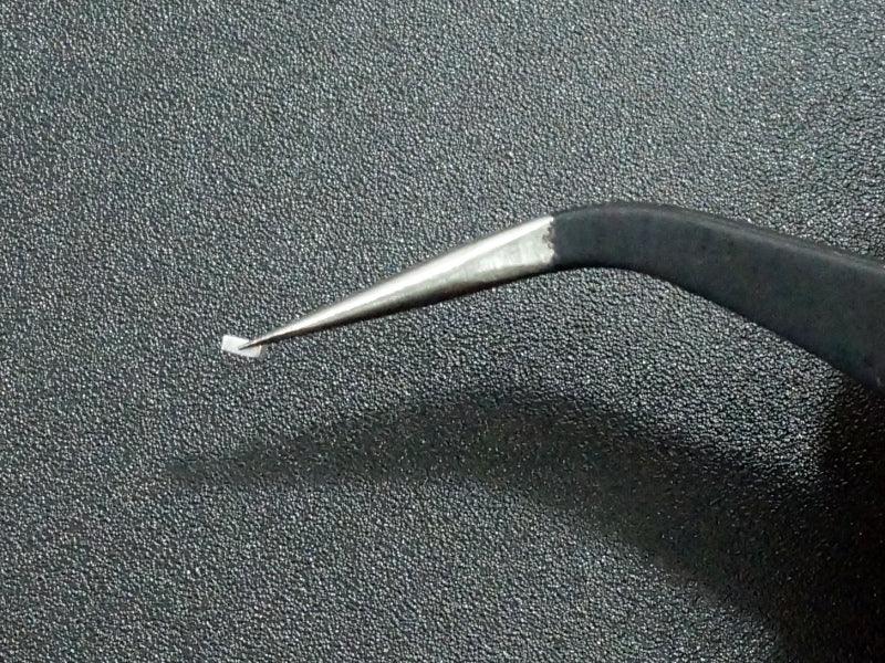 Vetus-ESD-15-Tweezer-with-805-SMD-component