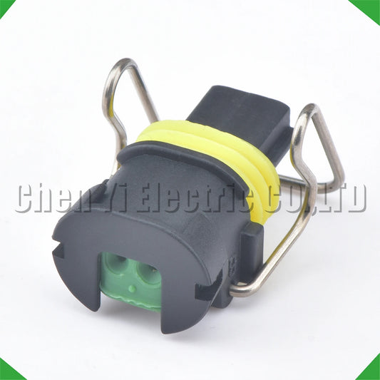 Electrical injector nozzle connector plug for excavator
