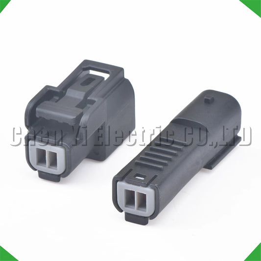 Waterproof electronic connector plug for automobile fuel injector system