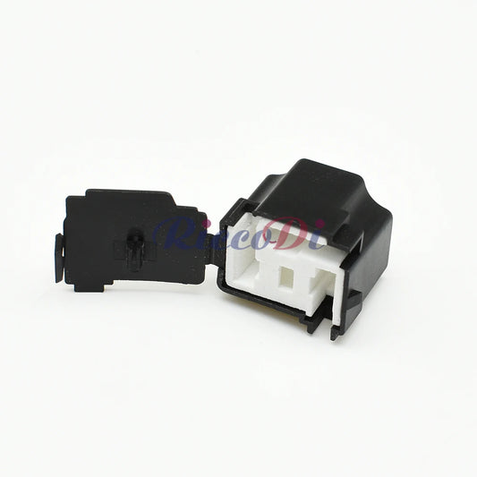Ceramic H4-2B headlight lamp holder socket designed for high temperature automotive lighting systems