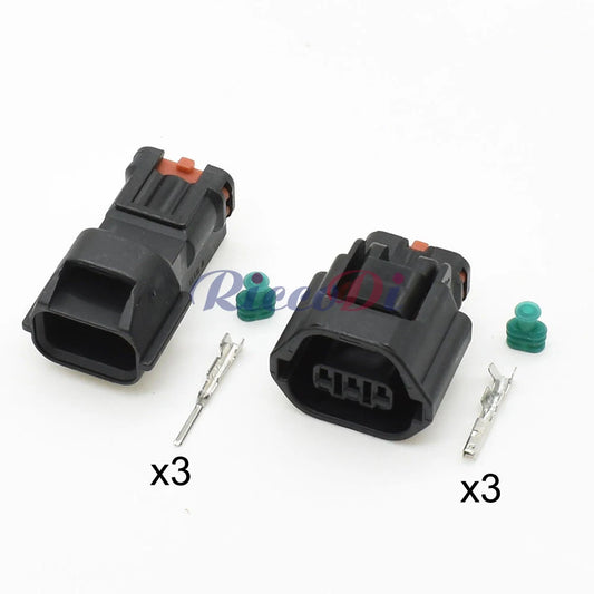 Close-up of 3-Pin terminals in automotive speed wire connector 7283-8730-30 for precise camshaft sensor connection