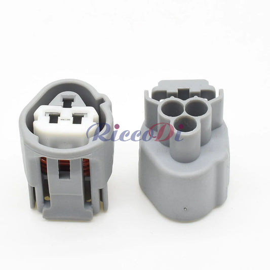 Close-up of 3-Pin terminals in female water temperature sensor connector 6189-0486 for Toyota