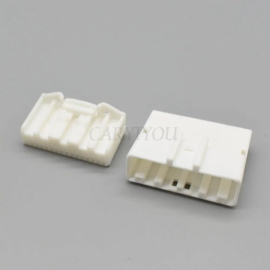1318747-1 32 Pin automotive navigation central control instrument electrical wire socket connector