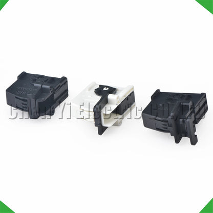 1379100-1 wire harness plug for navigation controller and instrument panel