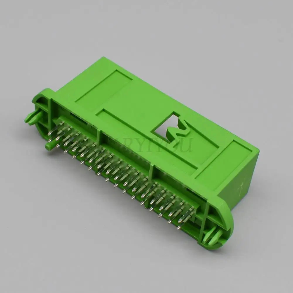 1719058-1 32 Pin automotive ECU wiring plug for Audi VW Seat Skoda instrument dashboard connector