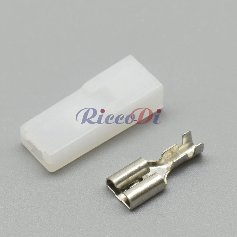 Close-up of 1 Pin unsealed automotive connector showing 6.3 mm terminal and pin interface for reliable electrical connection