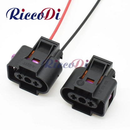 2 pin automotive wire harness plug for windshield washer and antifreeze water spray system