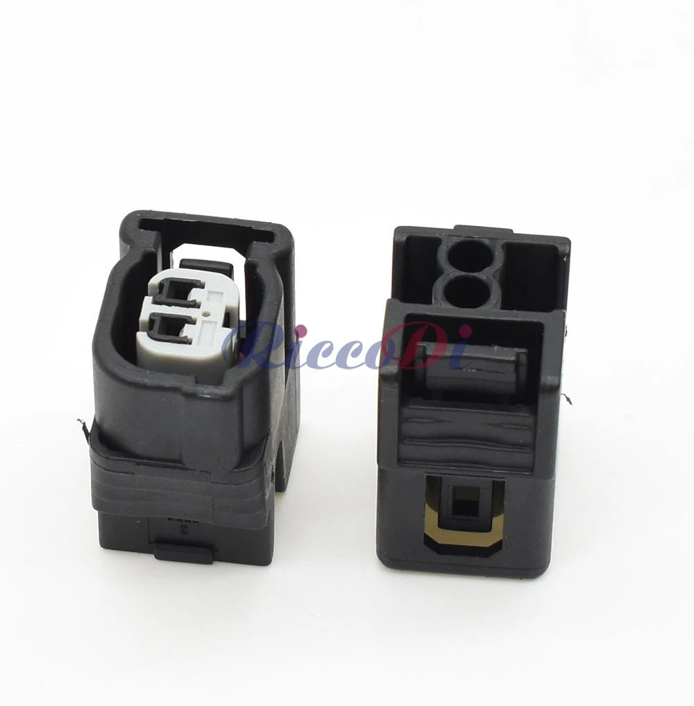 Close-up view of female plug on 2 pin 1mm automotive waterproof connector with 15cm wires