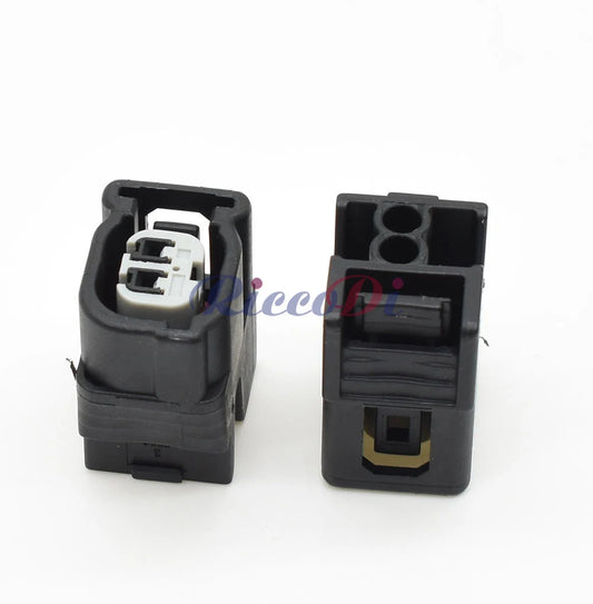 Close-up view of female plug on 2 pin 1mm automotive waterproof connector with 15cm wires