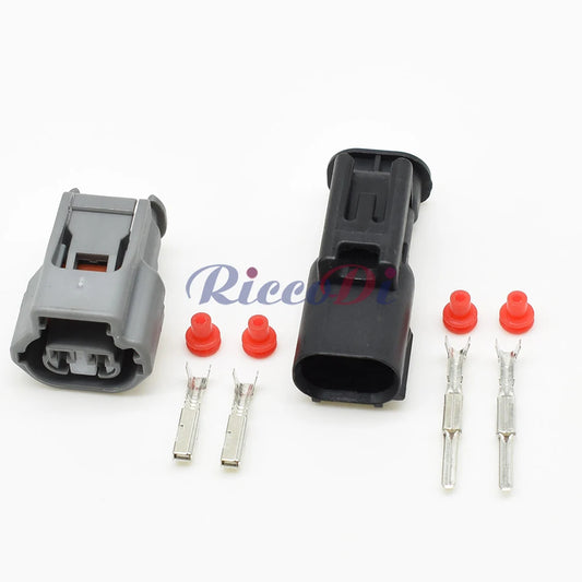 Close-up of 2-pin female male automotive connector 7223-1522 highlighting secure pins and plastic housing