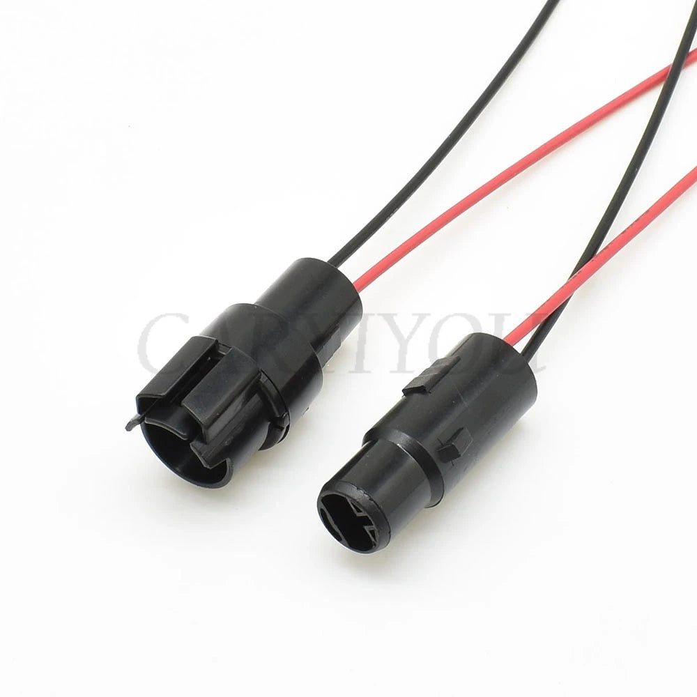 Locking mechanism of 2-pin waterproof automotive connector ensures stable wiring connection