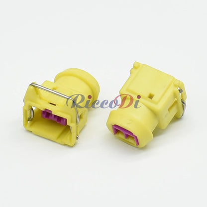 Mating interface of DJ144473-4 3.5mm series 2 pin automotive unsealed connector for tight fit in wiring harnesses