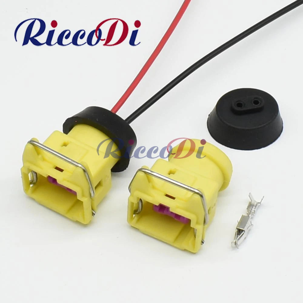 Overview of DJ144473-4 3.5mm series 2 pin automotive unsealed power connector with yellow plastic housing for car wiring