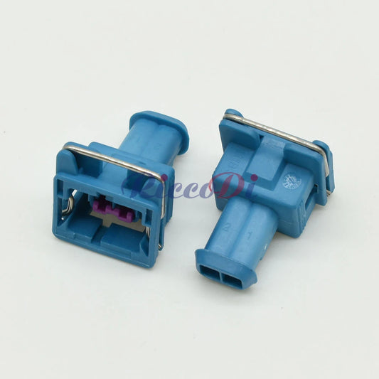 Close-up of terminals on DJ7024YD 3.5mm series 2 pin automotive connector for secure electrical connections