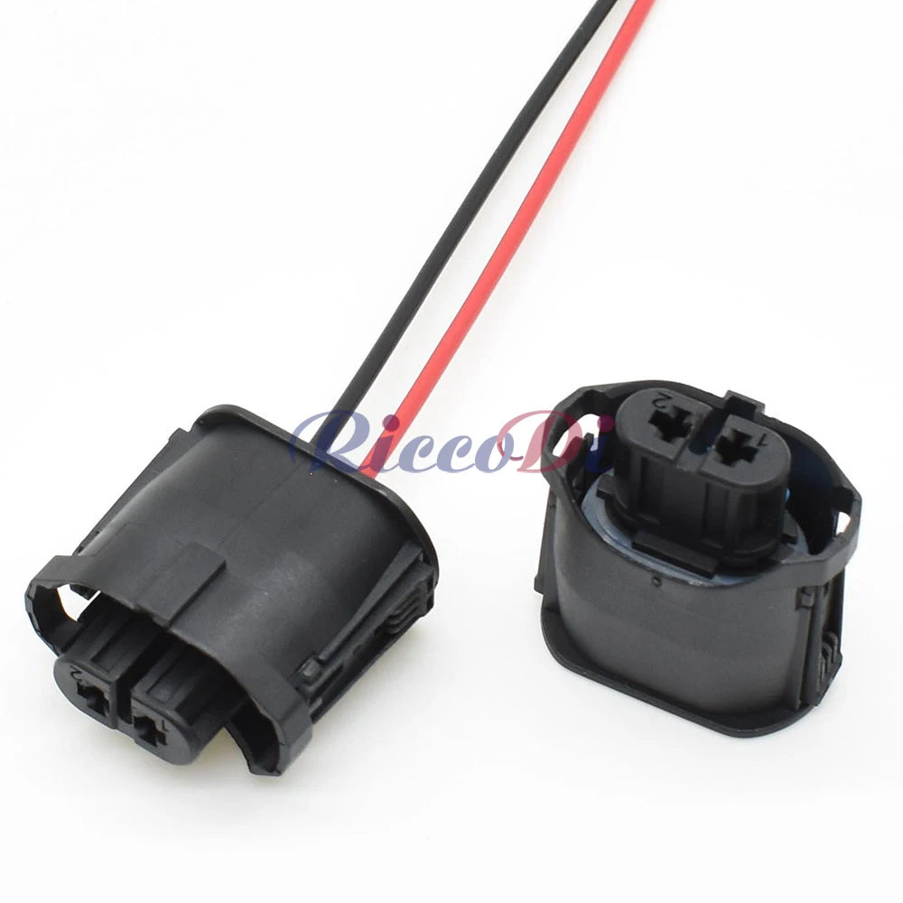 Mating interface of 3.5mm DJ7029TC automotive connector plug ensuring precise fit in wiring harness