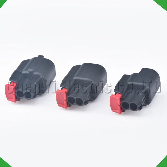 Waterproof auto plug 34062-0028