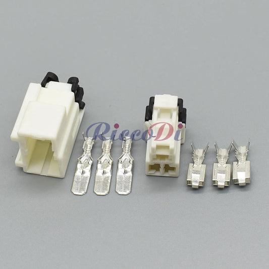 Close-up of 3 hole auto wiring harness connector plug terminals 7122-6030 7123-6030 for vehicles