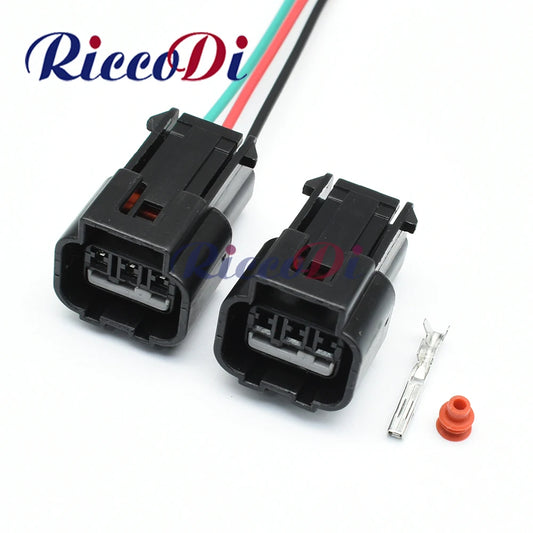 3-Pin automotive waterproof connector showing female plug and housing Kum 62 Z 060