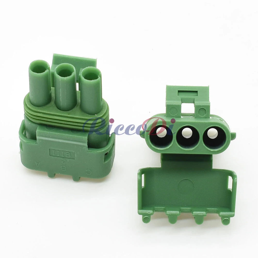 3pin-delphi-2.5-connector-pin-closeup
