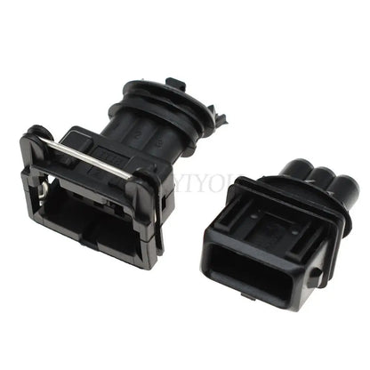 3-pin EFI fuel injector connector installed in car sensor and power timer system for secure wiring