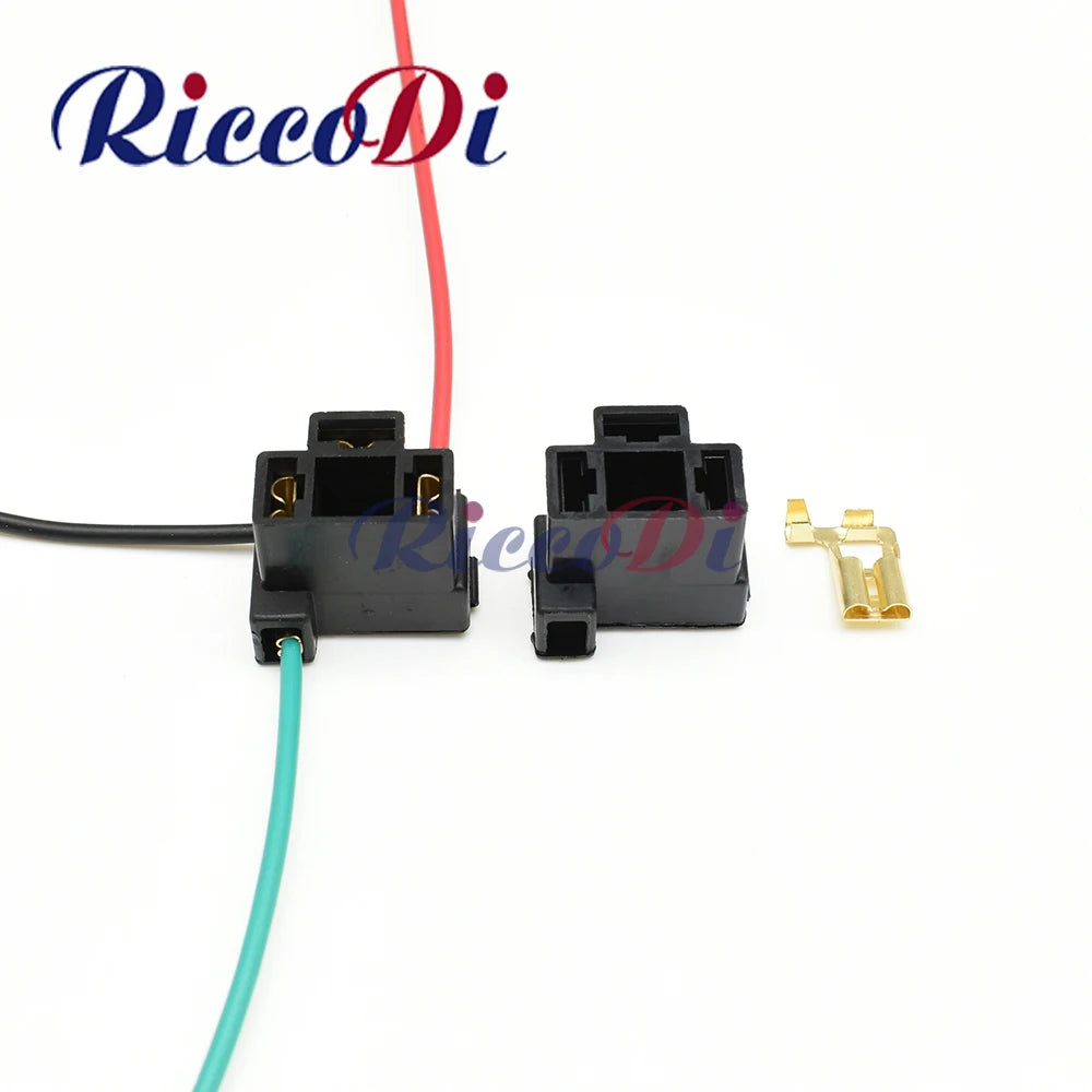 3-pin H4 headlight socket automotive connector DJD031A-1 full view compatible with Audi and VW