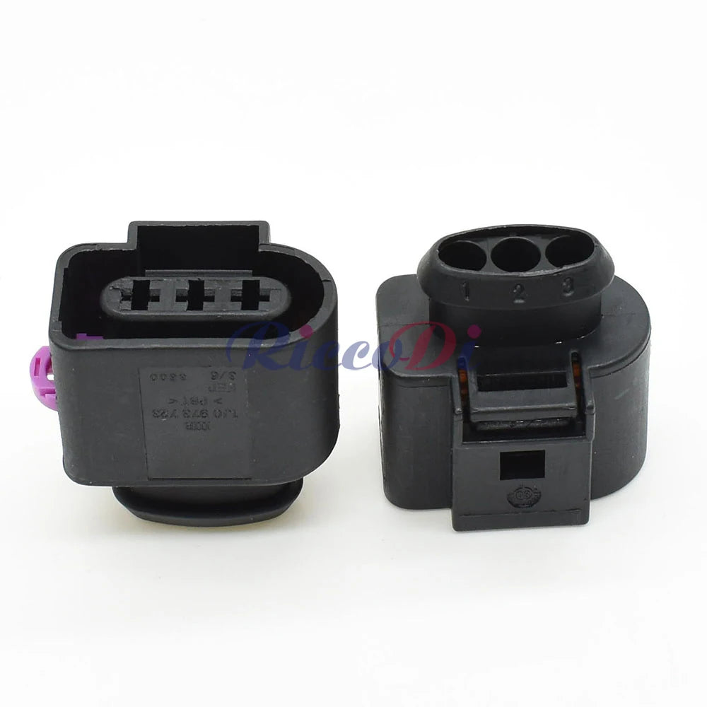 Rear view of 3-pin automotive sensor pigtail connector highlighting wire harness connections for VW Audi Skoda