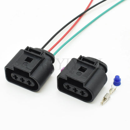3-pin automotive sensor pigtail connector installed in car sensor wiring for VW Audi Skoda vehicles