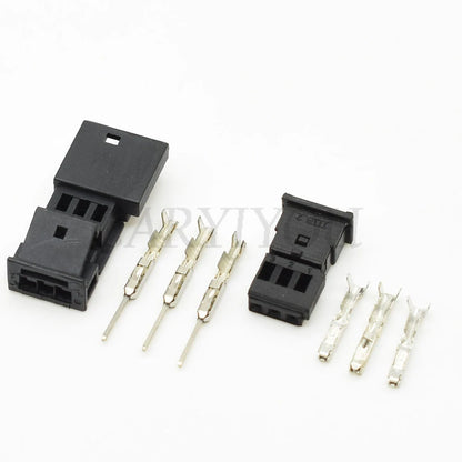 Rear view of 3-pin automotive stereo connector 1718346-1 highlighting wiring connections for speaker system