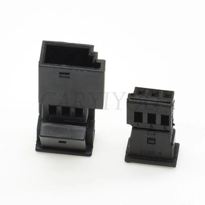 3-pin automotive stereo connector 1718346-1 installed in car speaker and rain sensor system for secure connection