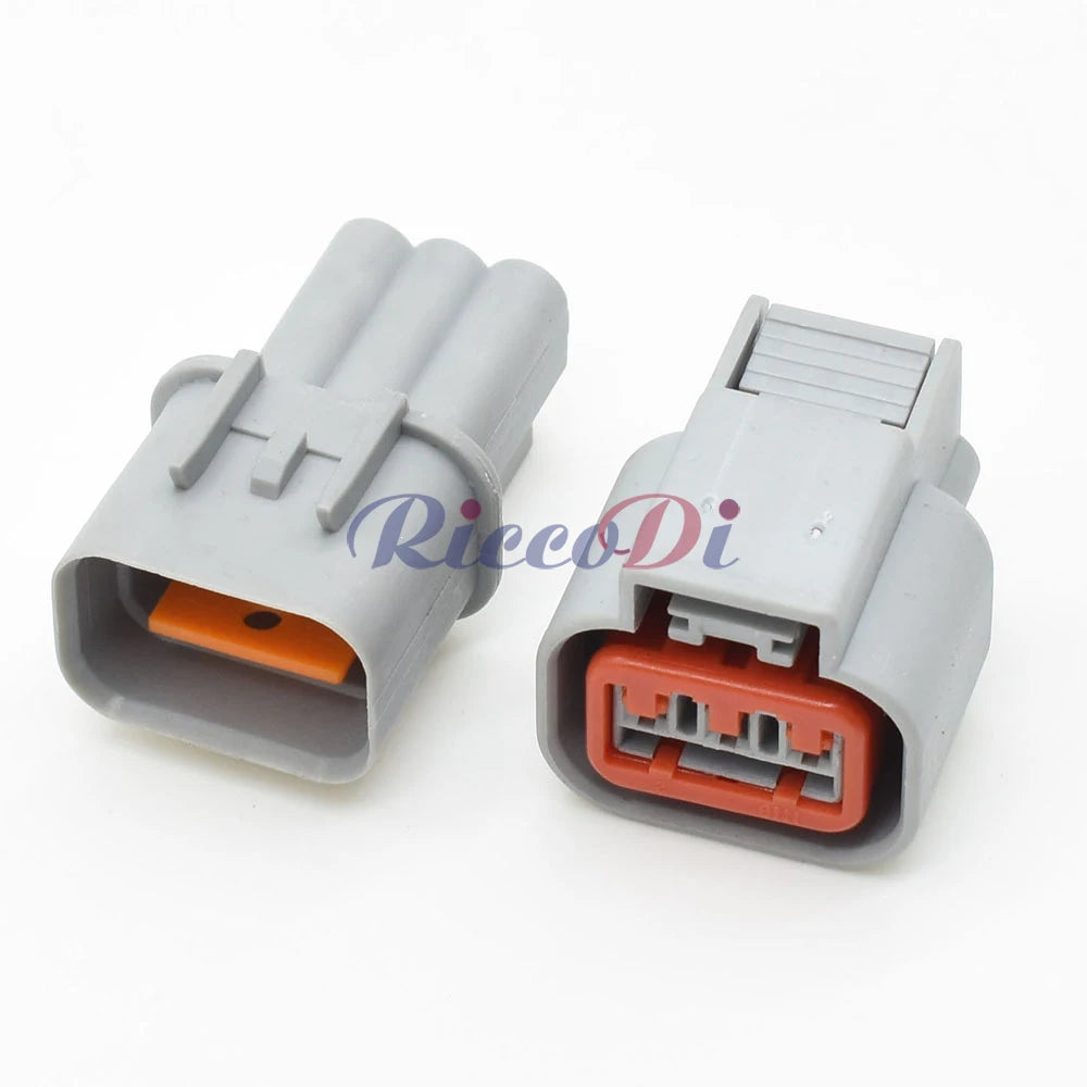 Demonstration of connecting 3 Way Auto Compressor Air Conditioning Waterproof Connector HN032-03020 HN036-03027