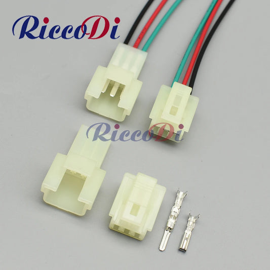 3-Way AC assembly car cable connector with unsealed plastic housing and 15cm wire for automotive wiring
