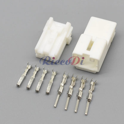 Close-up of 4 Pin 7282-5976 7283-5976 reversing camera warning light connector terminals for Teana Qashqai