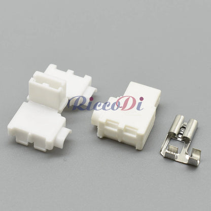 Close-up of terminals on 6.3mm automotive female flag plug 176497-1 showing strong spring contact for reliable electrical connections