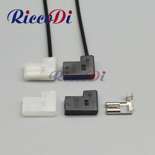 6.3mm flag style automotive lamp socket connector with spring lock for vehicle lighting systems