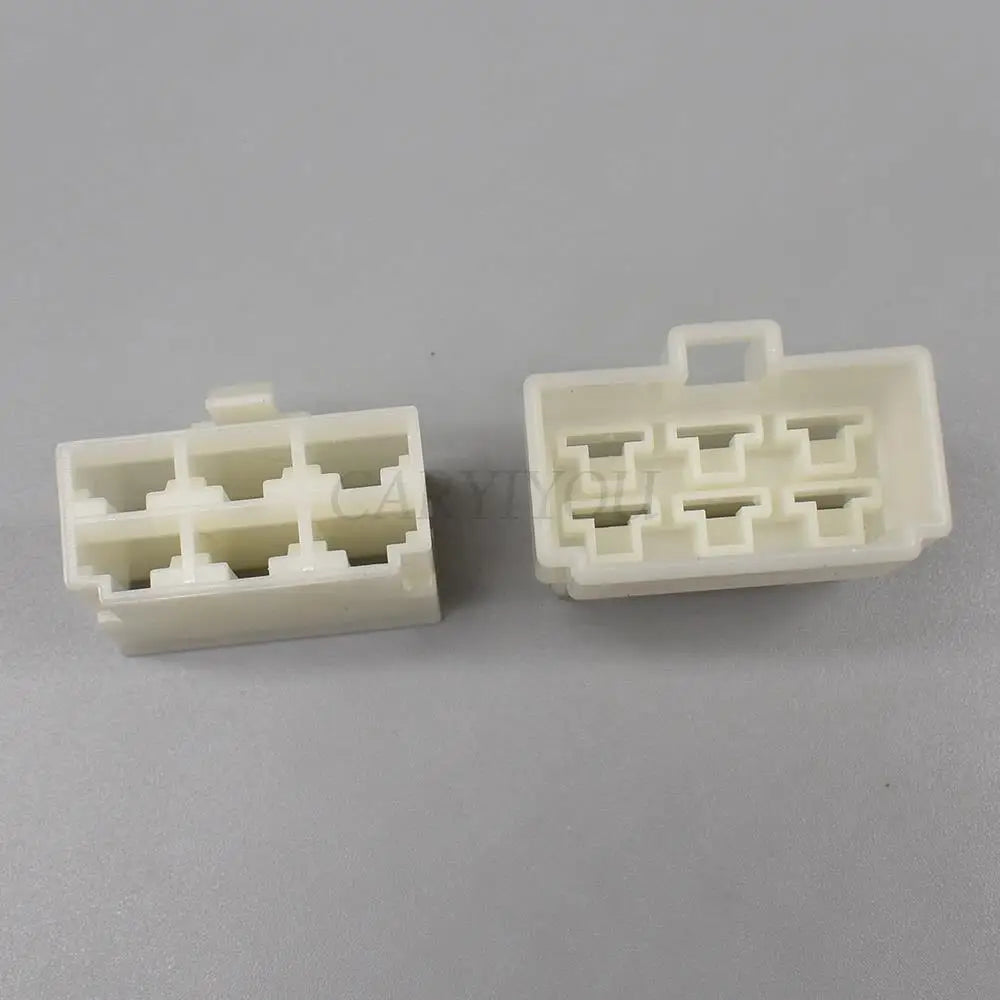 6.3 series 6 pin connector plug locking structure and terminal design