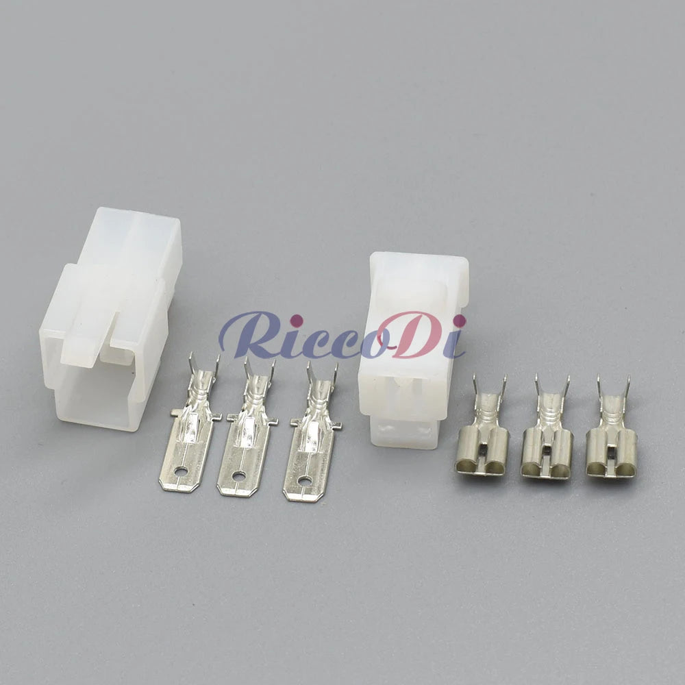 Close-up of 6.3mm 3-pin automotive wire connector CDI battery charger 6110-4533 6120-2033 showing male and female pins