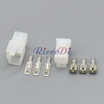 Close-up of 6.3mm 3-pin automotive wire connector CDI battery charger 6110-4533 6120-2033 showing male and female pins